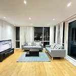 Luxury 2 Bedroom Penthouse Near Central London