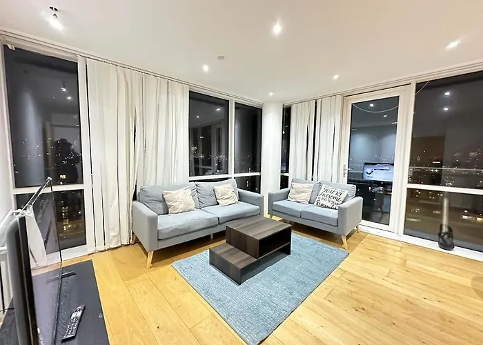 Luxury 2 Bedroom Penthouse Near Central London