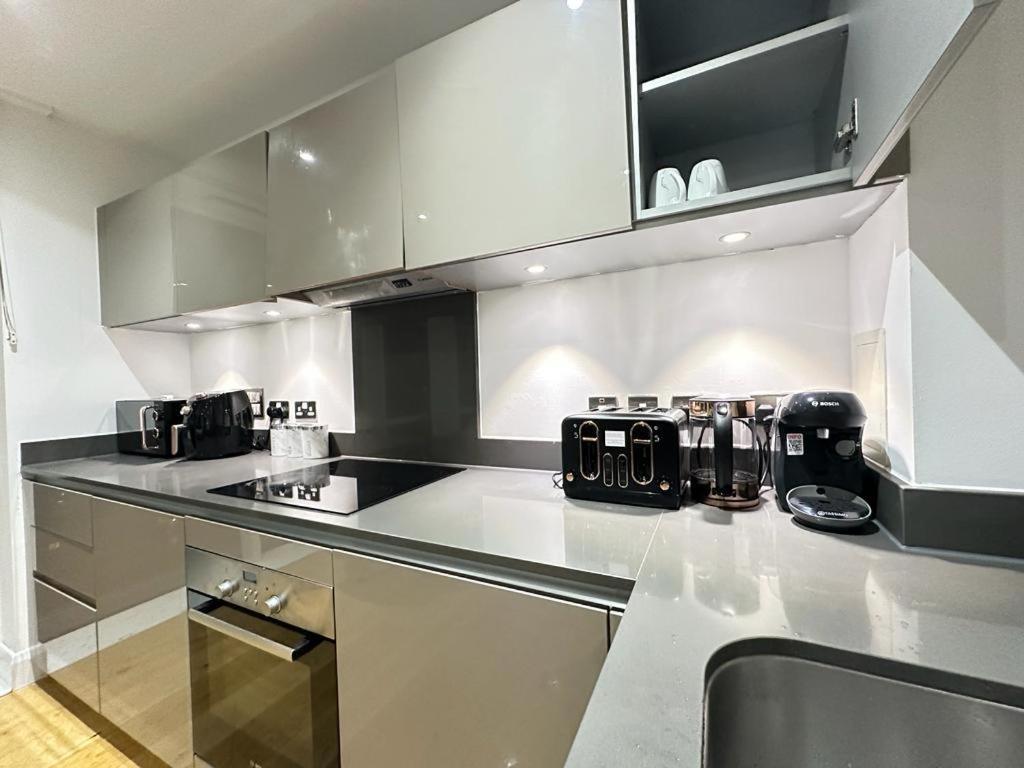 Luxury 2 Bedroom Penthouse Near Appartamento *