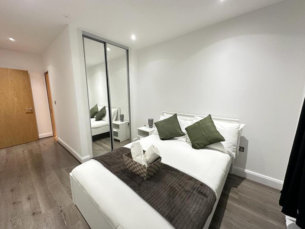 Luxury 2 Bedroom Penthouse Near * Londra
